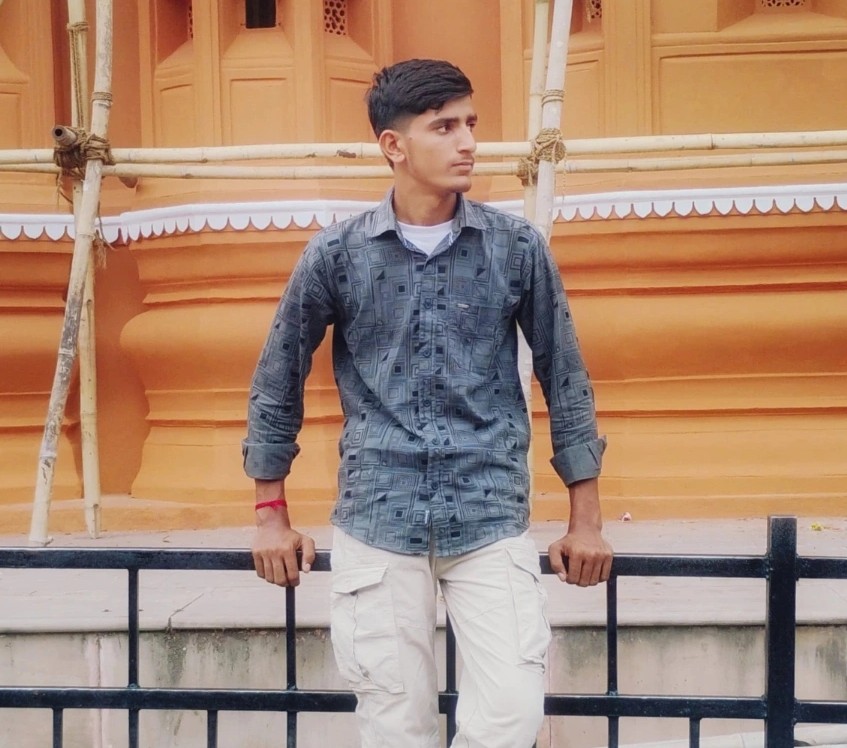 Photo of Ravi suthar